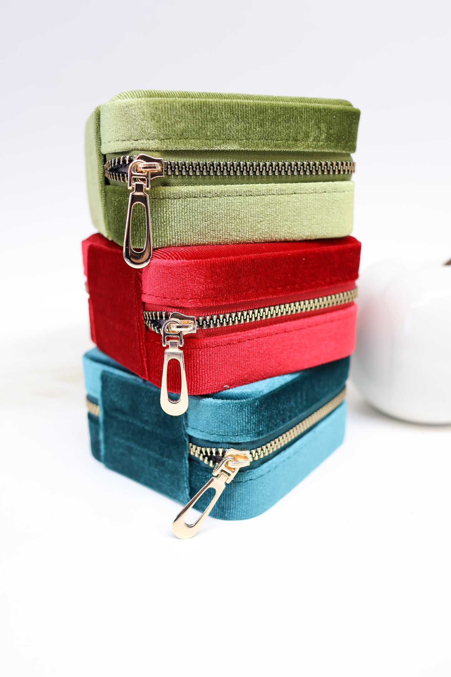 Velvet Travel Jewelry Organizer, Portable Jewelry Storage Box with Mirror Zipper Square Boxes Earrings Necklace Ring Jewelry Organizer Display for Travel