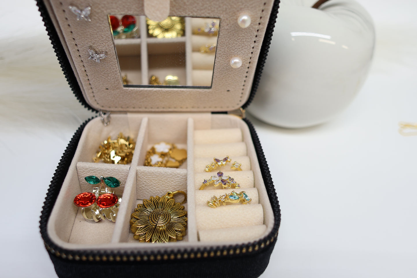 Velvet Travel Jewelry Organizer, Portable Jewelry Storage Box with Mirror Zipper Square Boxes Earrings Necklace Ring Jewelry Organizer Display for Travel