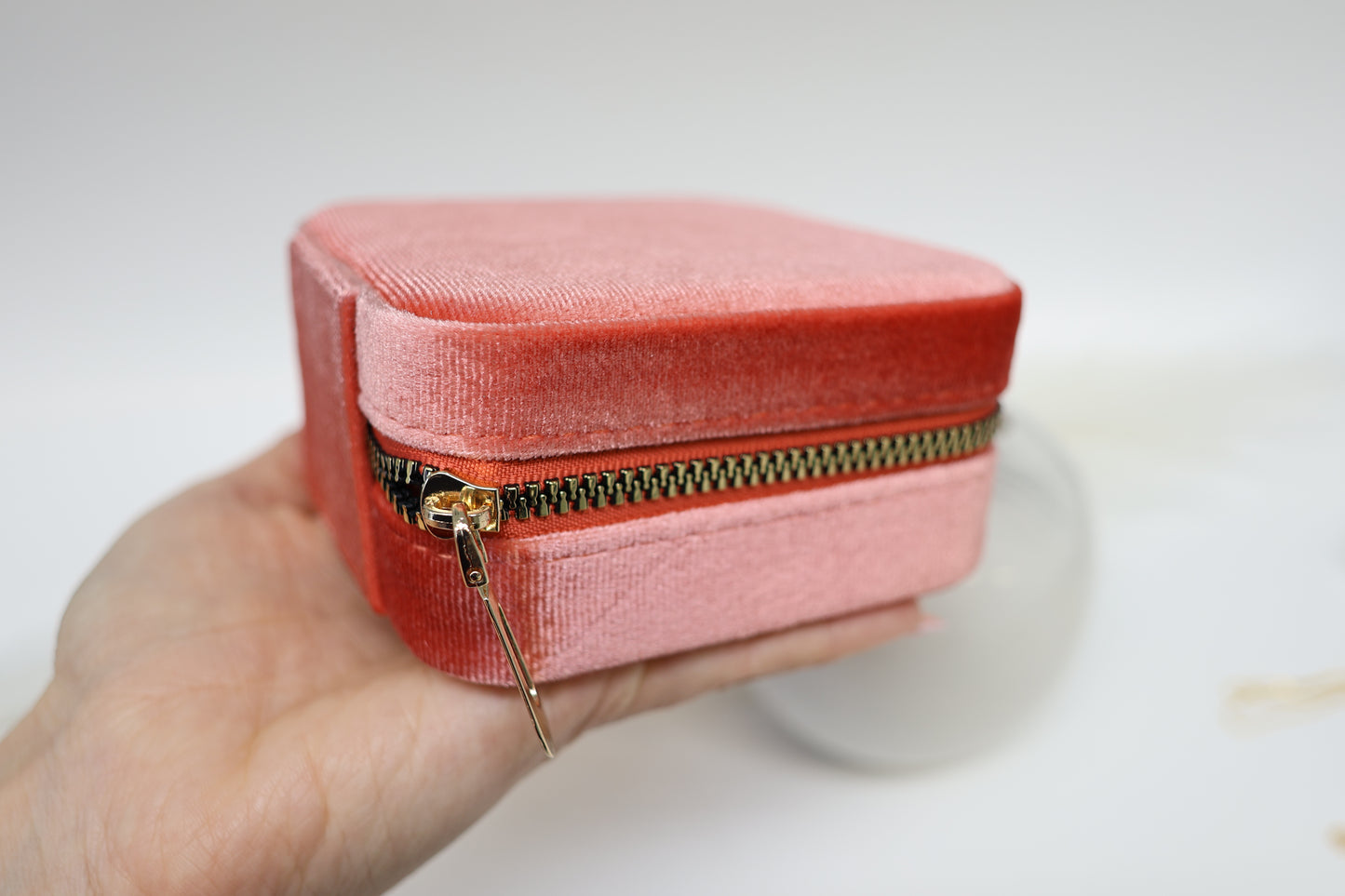 Velvet Travel Jewelry Organizer, Portable Jewelry Storage Box with Mirror Zipper Square Boxes Earrings Necklace Ring Jewelry Organizer Display for Travel
